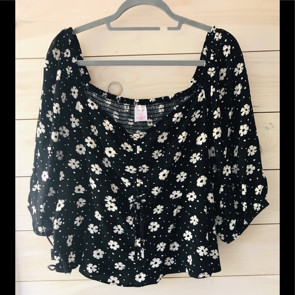 NWOT Off the Shoulder Floral Print Top 3X(junior)